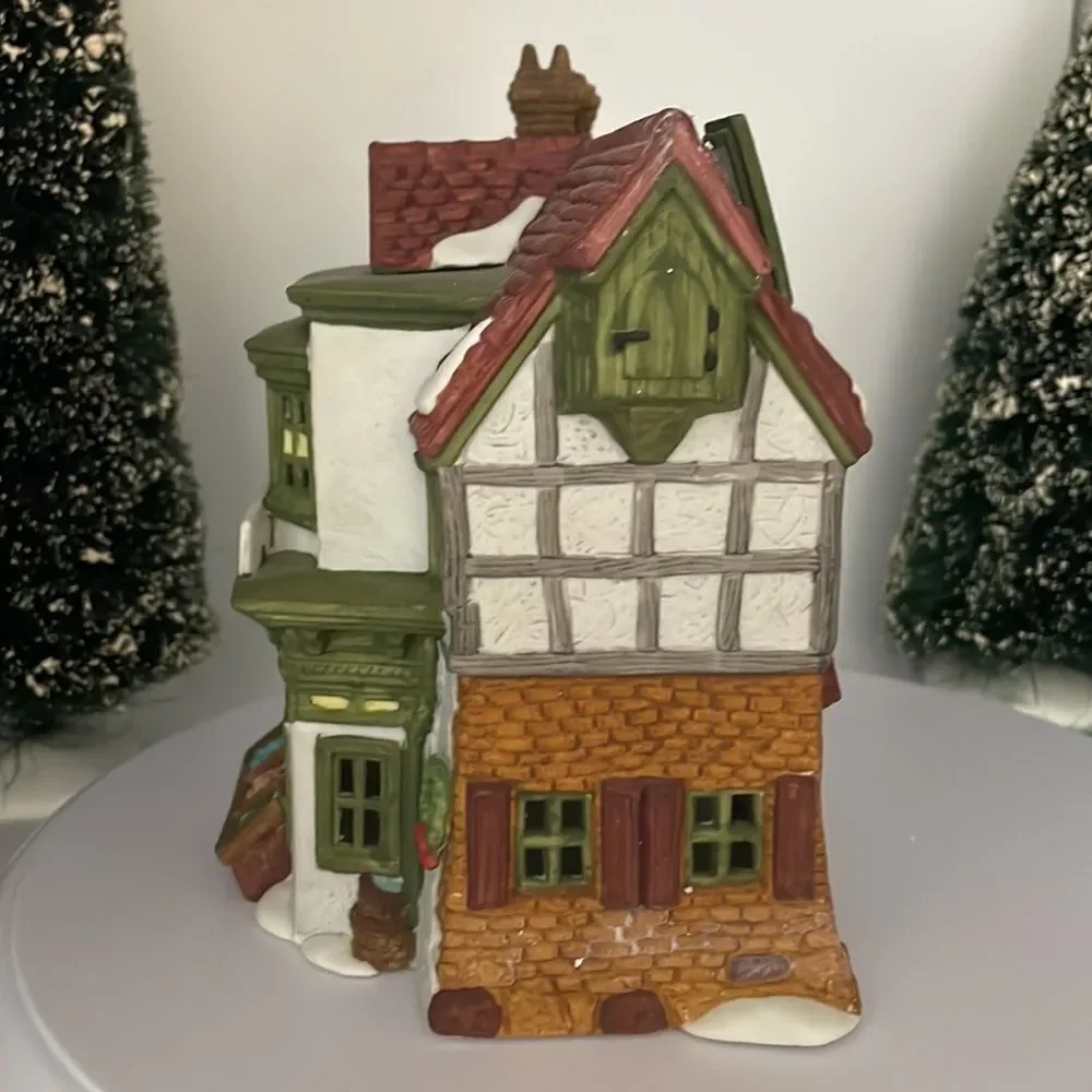 DEPT 56 MERMAID FISH SHOP‎